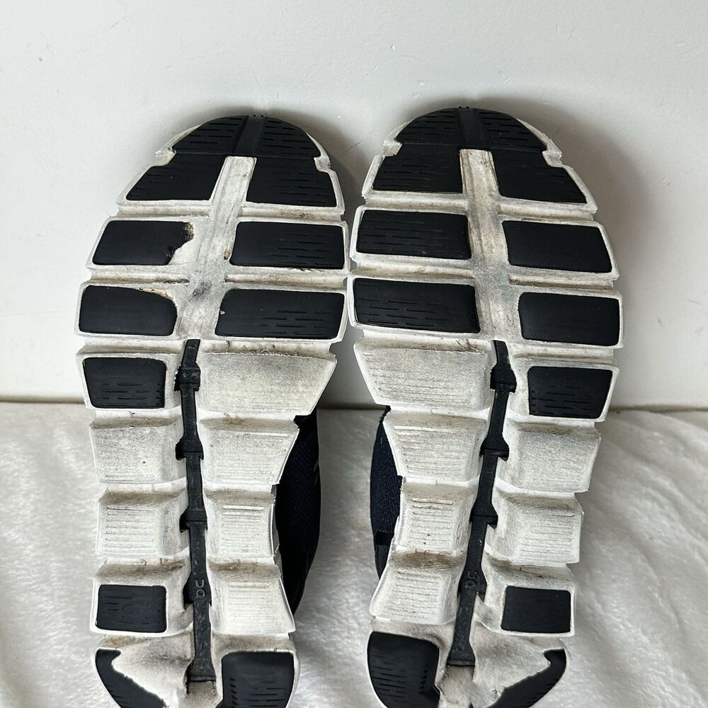 On Cloud 6 Sneakers Black White Womens 7 Running Athleisure Minimalist Comfort - Picture 14 of 16